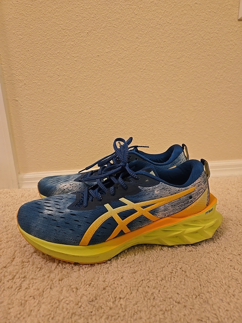 ASICS Novablast 2 Men's Sneaks 10.5 Blue Orange Yellow 1011B445 - Picture 2 of 7